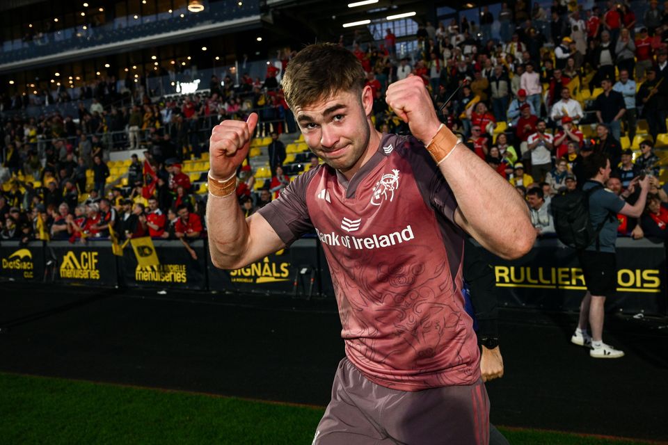 Jack Crowley has signed a new deal with Munster. Picture: Ramsey Cardy / SPORTSFILE