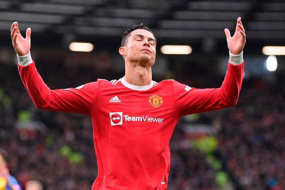 Fans Rush to Old Trafford Megastore to by Cristiano Ronaldo Jersey