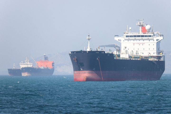 Oil drops below $100 a barrel on report US and Iran close to a deal to end war