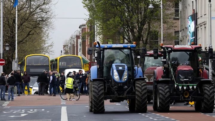 Evening commuters to be hit by traffic disruptions in Dublin City centre as Justice Minister issues warning to protestors that 'no one is above the law'