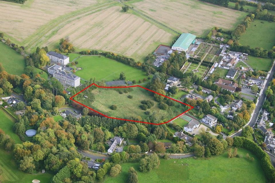 The site is situated at the corner of Old Connaught Avenue and Ferndale Road