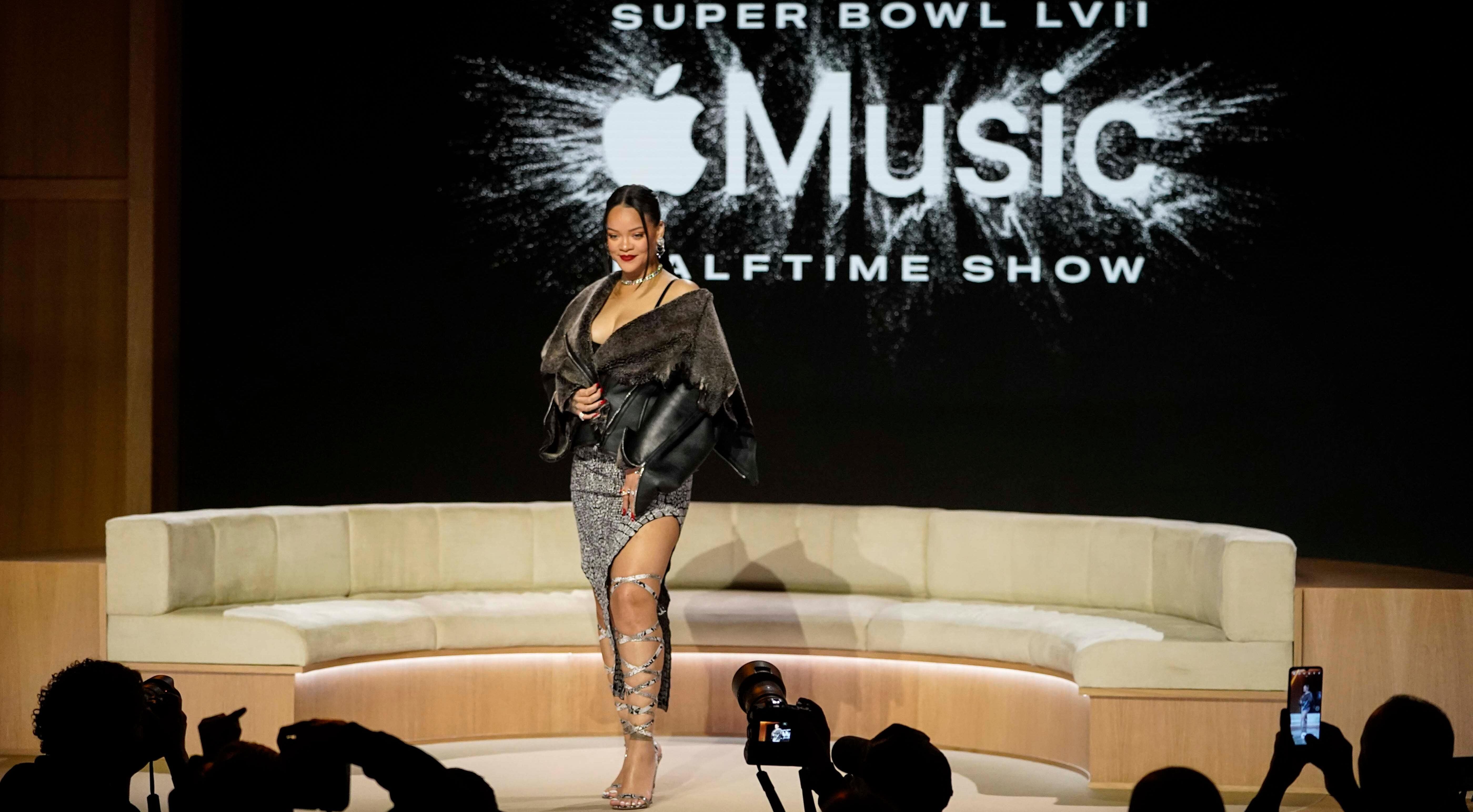 Rihanna on Motherhood and SUPER BOWL Halftime Show (Exclusive) 