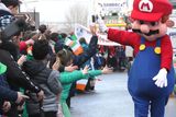 thumbnail: Mario salutes his adoring fans!