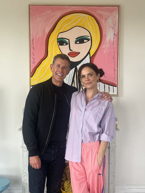 Dermot Bannon y la comediante Joanne McNally en su casa de Londres. Foto de : RTÉ