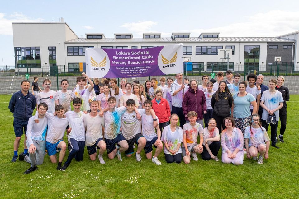 Coláiste Ráithín 4th year students and staff, with members of Bray Lakers and KWETB Bray Sports Promotion Unit, at the school's fundraising event for Bray Lakers.