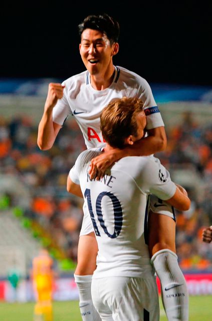 Tottenham Hotspur striker Harry Kane celebrates with his teammate Son Heung-min. Photo: Getty Images
