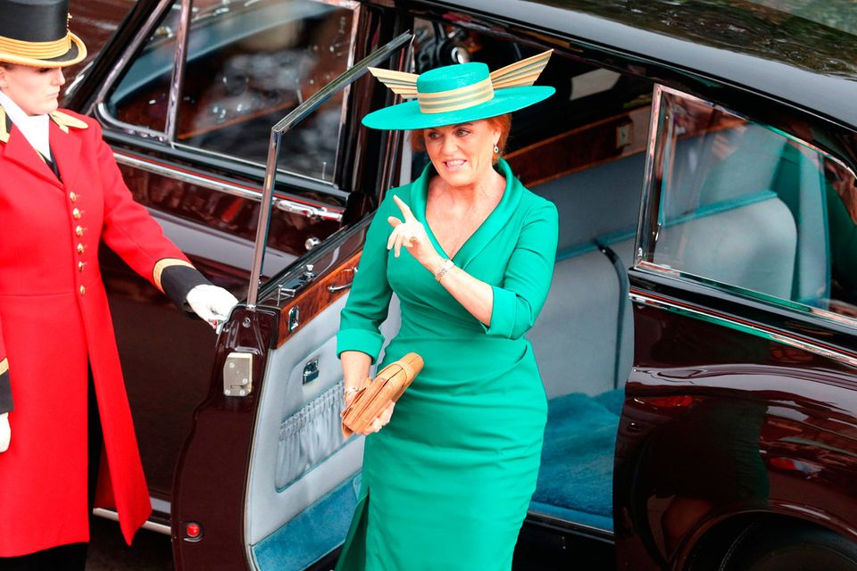 Princess eugenie outlet green dress