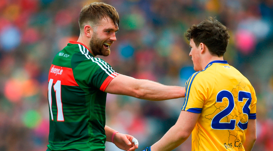 Mayo's Aidan O'Shea has words with Roscommon's Gary Patterson. Photo by Daire Brennan/Sportsfile