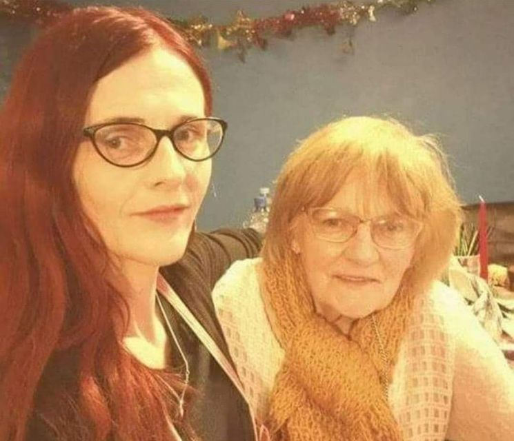 Fiona Pettit O’Leary and her mum, Una