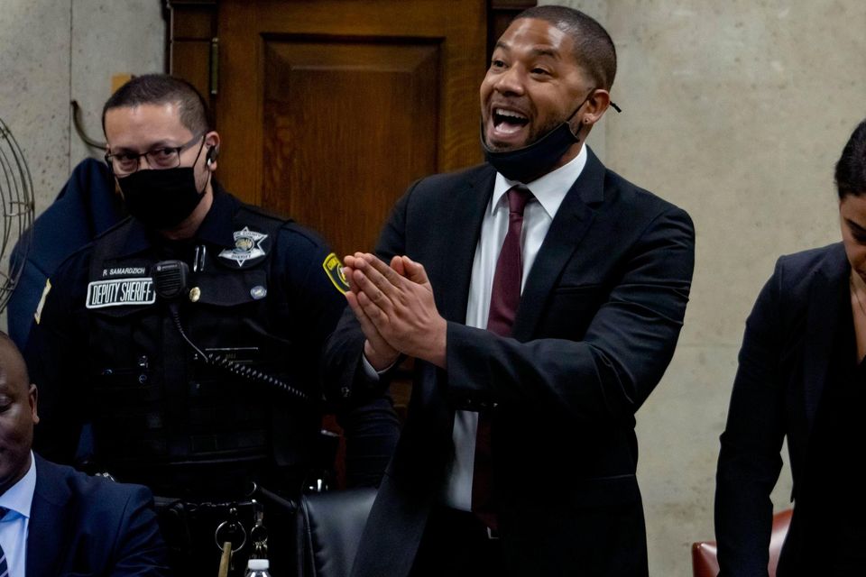 Actor Jussie Smollett speaks to Judge James Linn after his sentence is announced. Photo: Brian Cassella/Pool photo