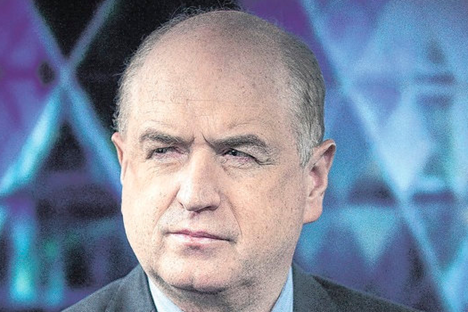 Howard Millar and two other former Stellwagen executives are to float Sirius this month