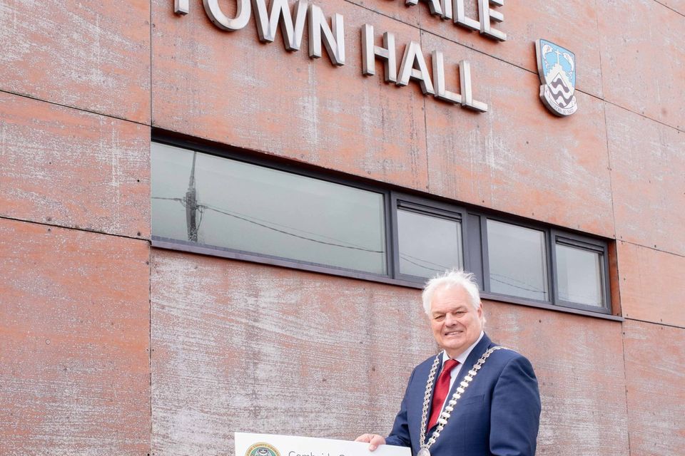 Mayor of the County of Cork Cllr. Frank O’Flynn announcing the Fermoy Municipal District Streetscape Painting, Signage and Improvement Scheme for 2024. Pic: Sean Jefferies