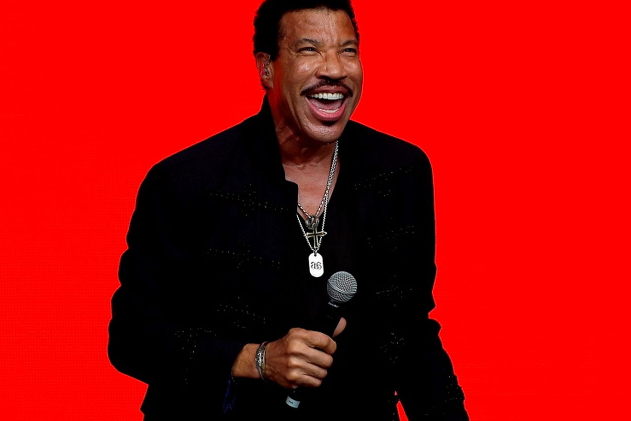 Lionel richie hot sale ring necklace