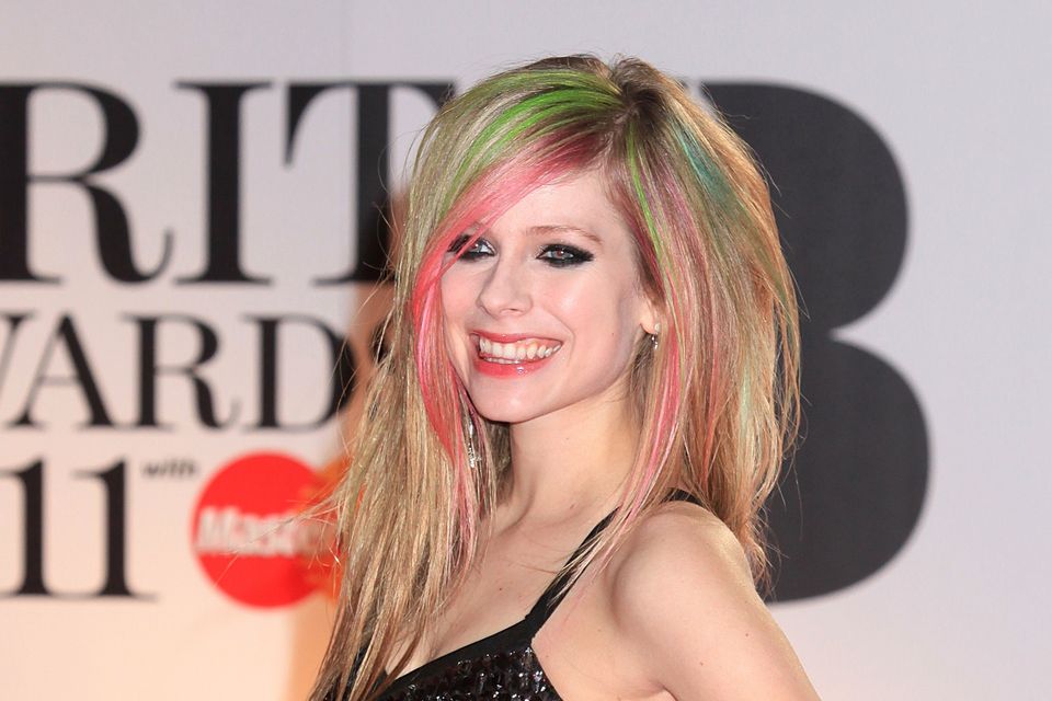 Avril Lavigne drops new music video, 'Tell Me It's Over' - National