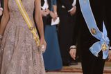 thumbnail: King Felipe VI of Spain (L) and Queen Letizia of Spain (2L) receive Argentina's President Mauricio Macri (R) and wife Juliana Awada (2R) for an Gala Dinner at the Royal Palace on February 22, 2017 in Madrid, Spain.  (Photo by Borja Benito - Pool/Getty Images)