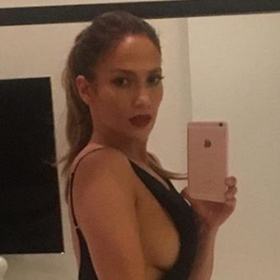 Jennifer Lopez shows off her enviable bum in revealing selfie