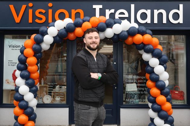 Ireland rugby star Robbie Henshaw cuts ribbon on new Vision Ireland store in Mullingar