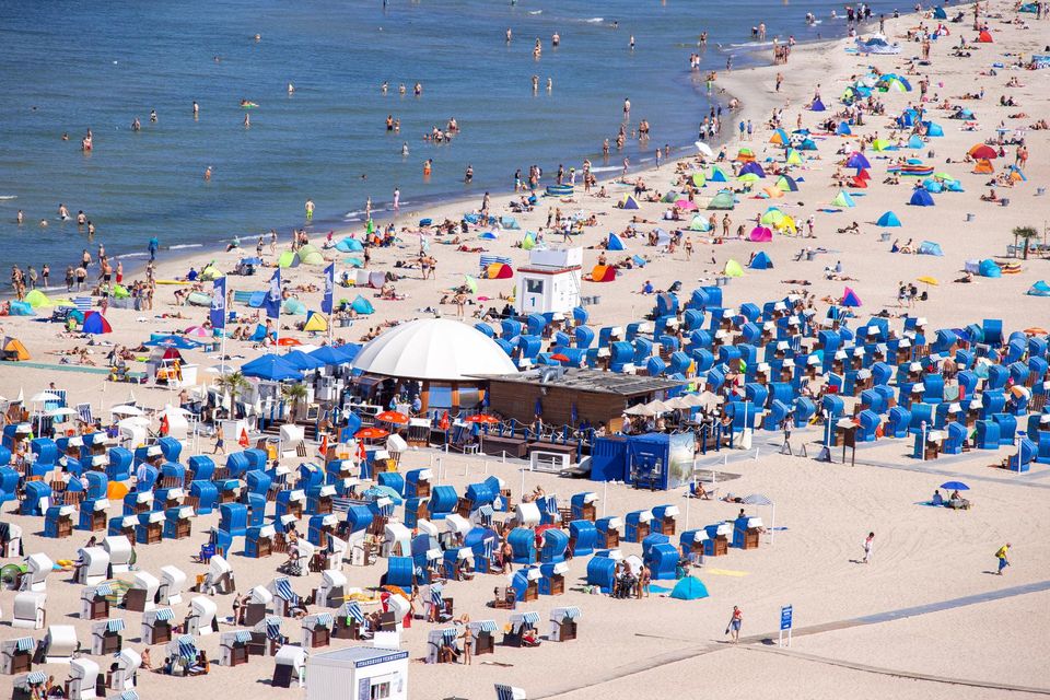 Surging summer holiday demand will lead to  favourable financial results for global airlines and airports. Photo: Jens Büttner/picture alliance via Getty Images