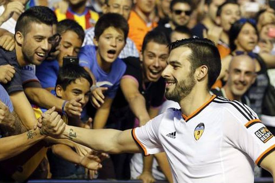 Alvaro Negredo meets Valencia fans