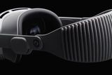 thumbnail: The Vision Pro headset uses an external battery