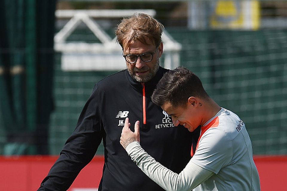 LIVERPOOL, ENGLAND - MAY 05:  (THE SUN OUT, THE SUN ON SUNDAY OUT) Jurgen Klopp manager of Liverpool talking with Philippe Coutinho during a training session at Melwood Training Ground on May 5, 2017 in Liverpool, England.  (Photo by Andrew Powell/Liverpool FC via Getty Images)