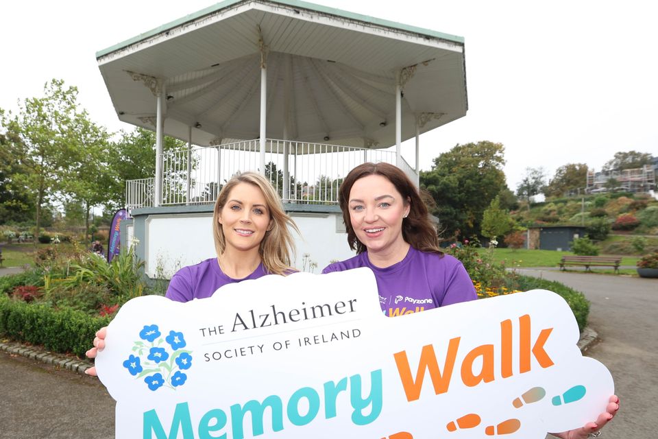  L-r Pamela Laird and Ellen Kavanagh Jones pictured at the Blackrock Park Alzheimer’s Memory Walk. Sasko Lazarov / Photocall Ireland