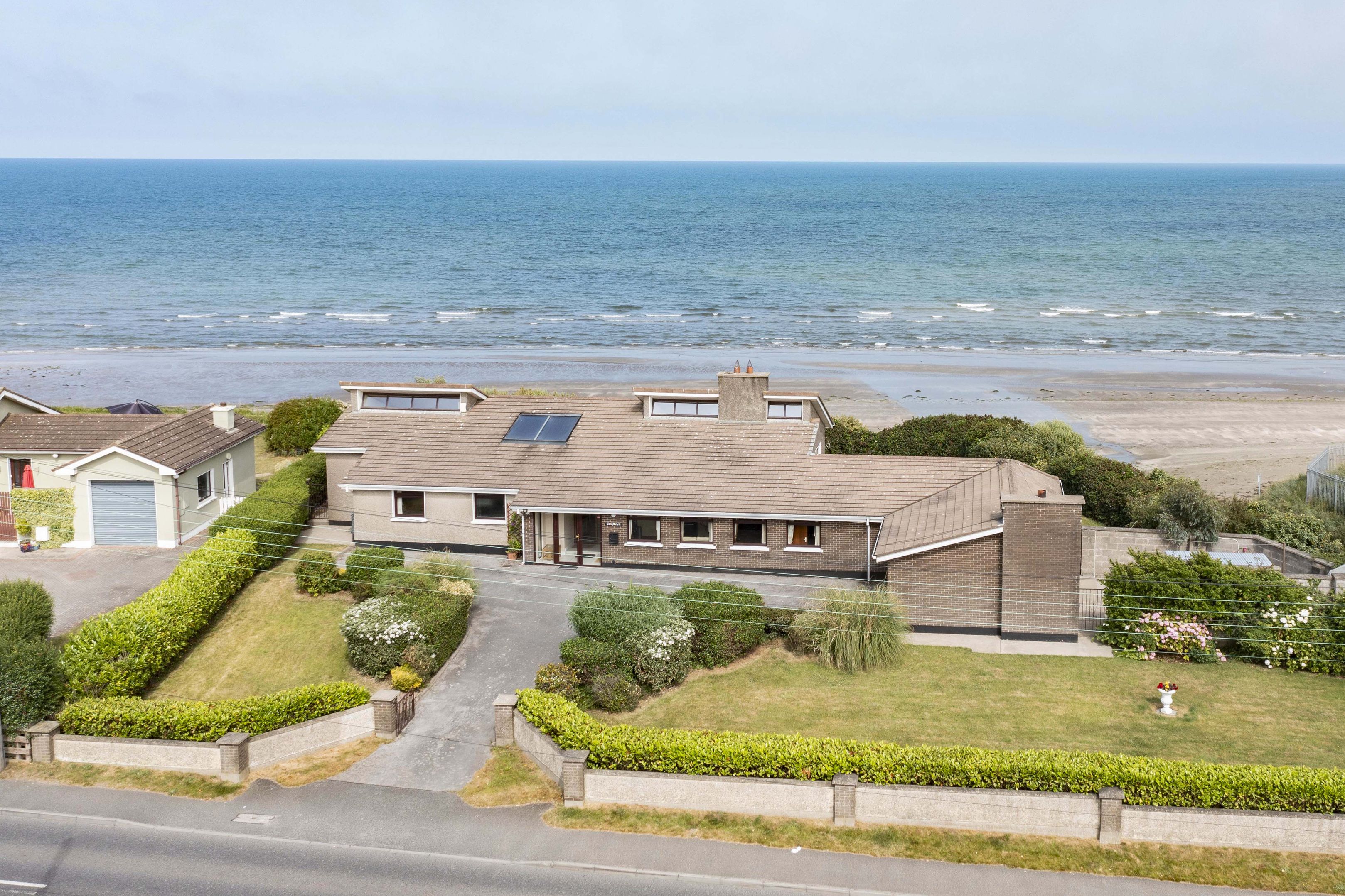 Bettystown’s Architectural Gem: A Home Designed to Capture Stunning Views