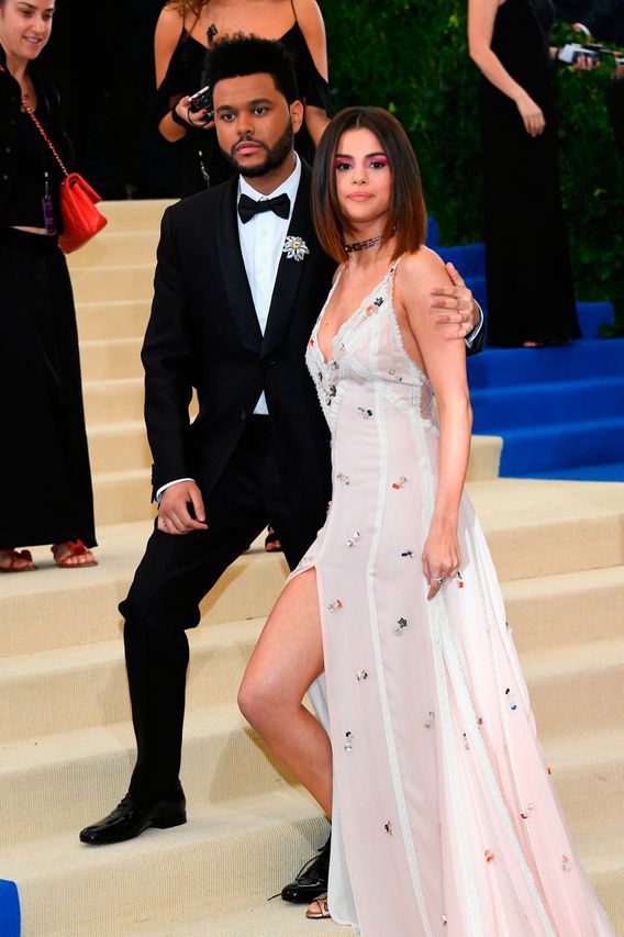 Selena Gomez deletes Instagram after hackers post nude photos of ex