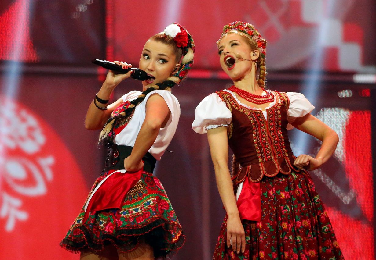 Eurovision Russia Act The Identical Tolmachevy Twins Jeered By