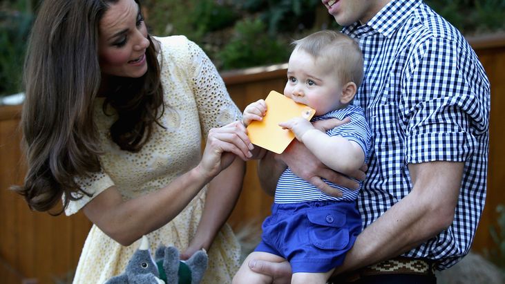 Kate Middleton and Prince William teach Prince George to swim on Caribbean  babymoon | Irish Independent