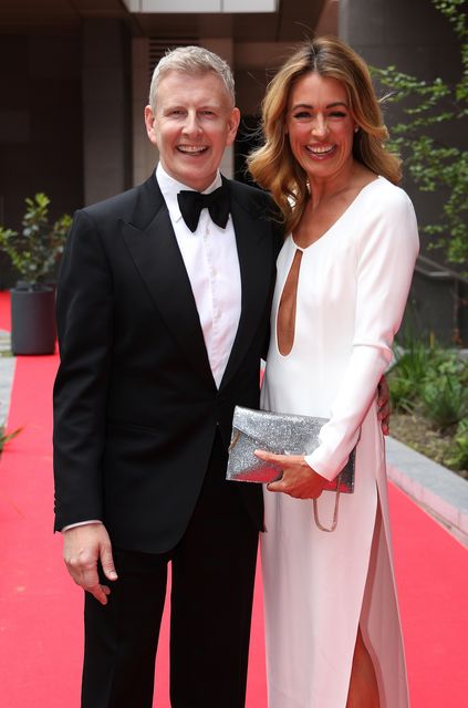 Patrick Kielty y Cat Deeley (Damien Eagers/PA)