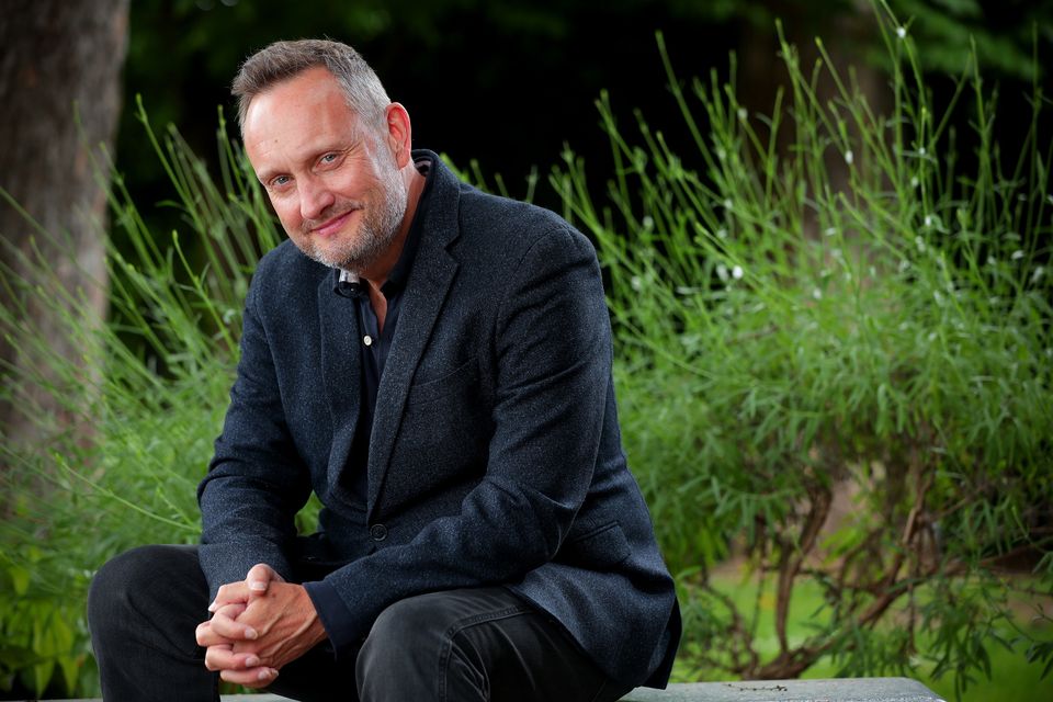 Comediante e emissora Mario Rosenstock. Foto: Gerry Mooney