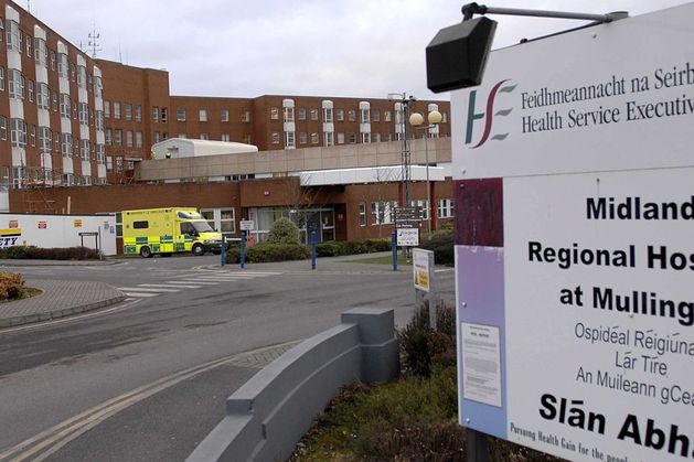 No let-up in visiting restrictions at Mulllingar Hospital as health chiefs scramble to keep lid on Covid-19 outbreak