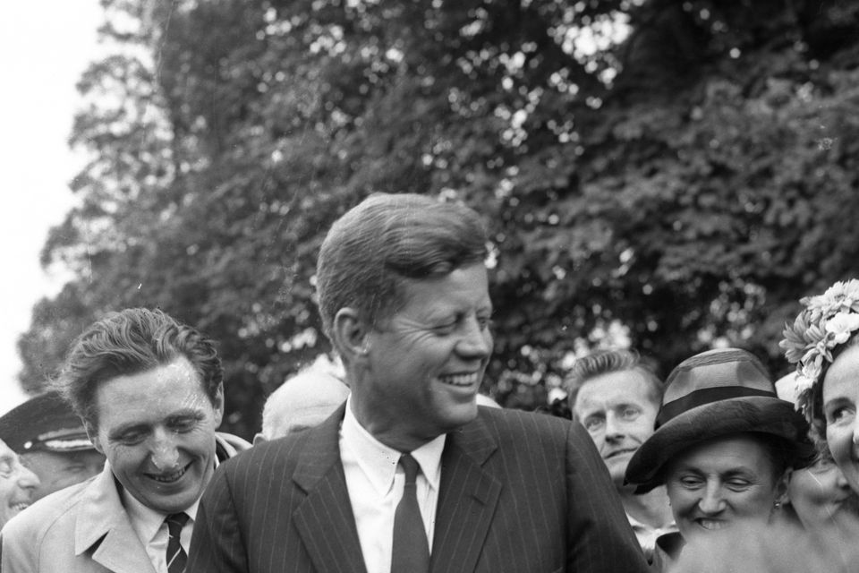 President John F.Kennedy  meets the people at Aras an Uachtarain  during his visit to Ireland  in June 1963  *** Local Caption *** indo pic
Scanned from the NPA archives.