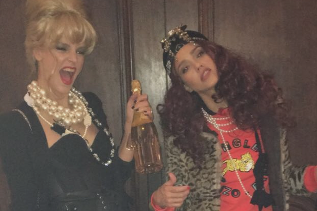 Jessica Alba wins Halloween with her brilliant Ab Fab costume Irish