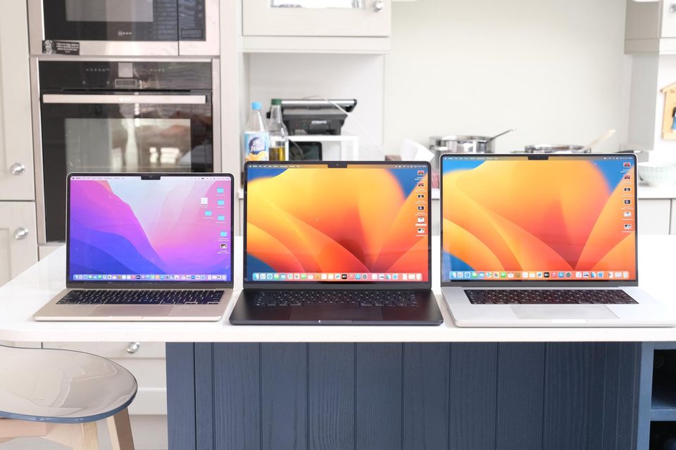 M1 vs M2 MacBook Pro - ULTIMATE COMPARISON! 