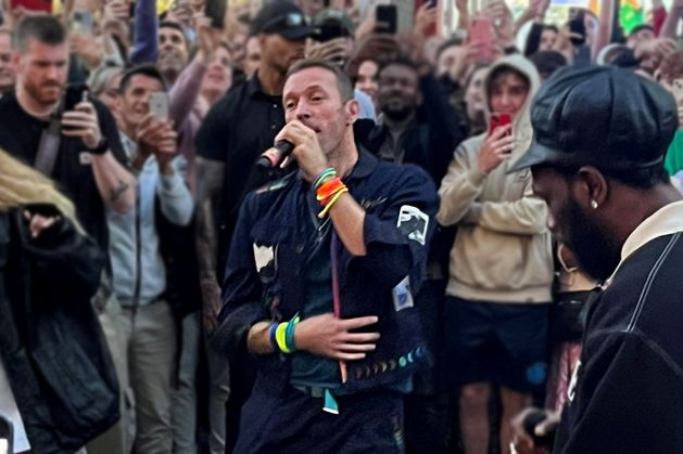 Coldplay’s Chris Martin surprises fans with live performance on Dublin’s Grafton Street