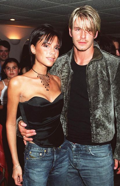 Victoria Adams & David Beckham, backstage a Whitney Houston concert at Wembley Arena, London on September 20, 1999(Photo by Dave Benett/Getty Images)