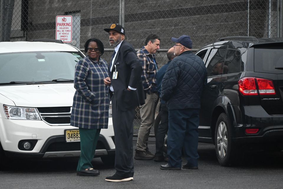 Newark Mayor Ras J. Baraka with officials at the detention facility. (Photo by Kyle Mazza/Anadolu via Getty Images)