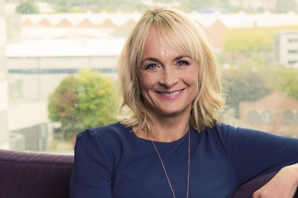 louise-minchin-applauded-into-newsroom-for-final-bbc-breakfast