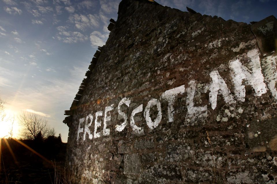 A farm outbuilding has graffiti written on the side of it near to Bannockburn in Stirling. A poll by YouGov at the weekend showed the independence campaign gained a lead for the first time this year