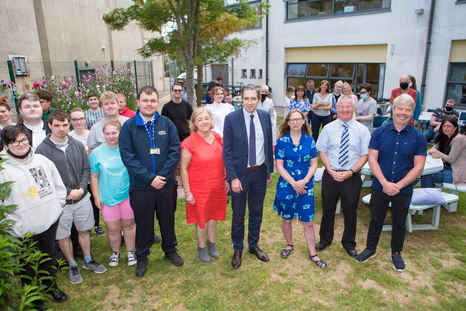Minister Simon Harris pictured with Staff and Students at the National Learning Centre in Bray