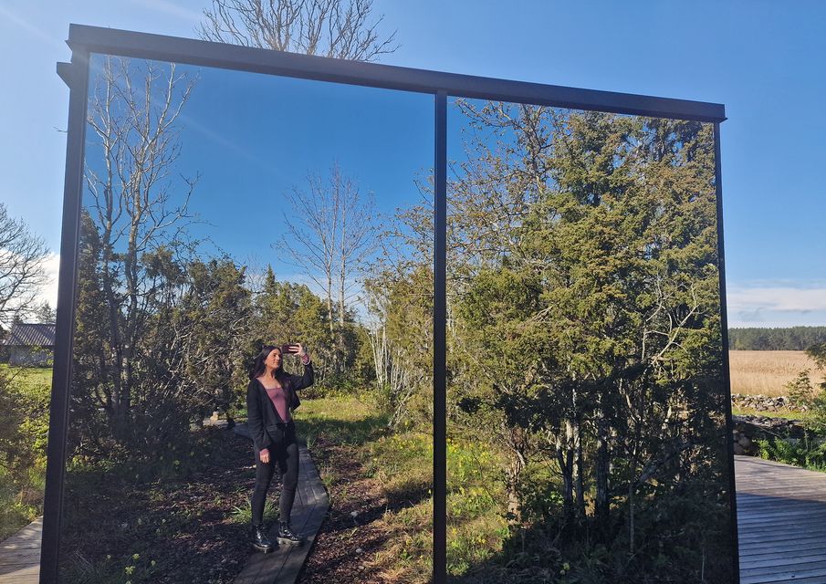 Mirrored cabins at Pilguse Manor