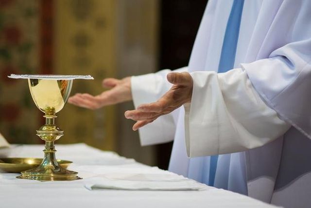 Five men arrested following disturbance at Sunday mass in Letterkenny ...
