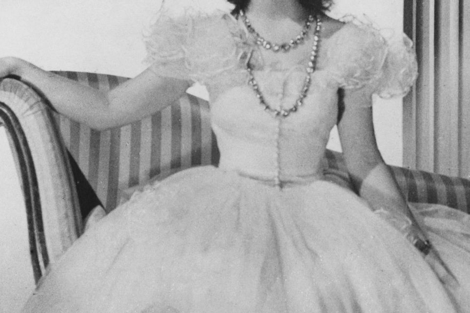 Cayetana Fitz-James Stuart, Duchess of Montoro (later , 18th Duchess of Alba) wearing a ballgown and tiara, circa 1947. (Photo by Hulton Archive/Getty Images)