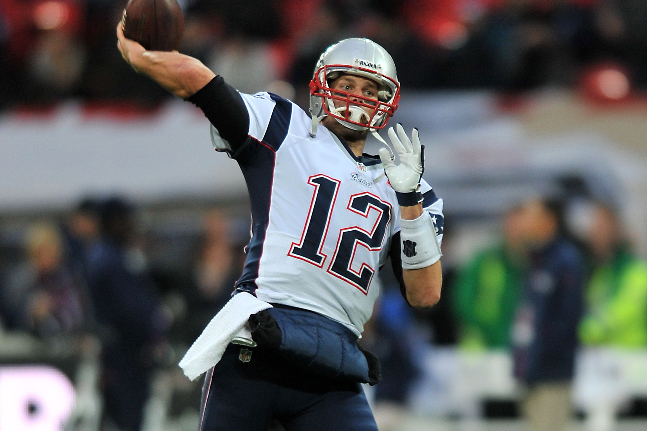 LOOK: Teen who found Tom Brady's stolen jersey gets awesome reward from  Patriots 