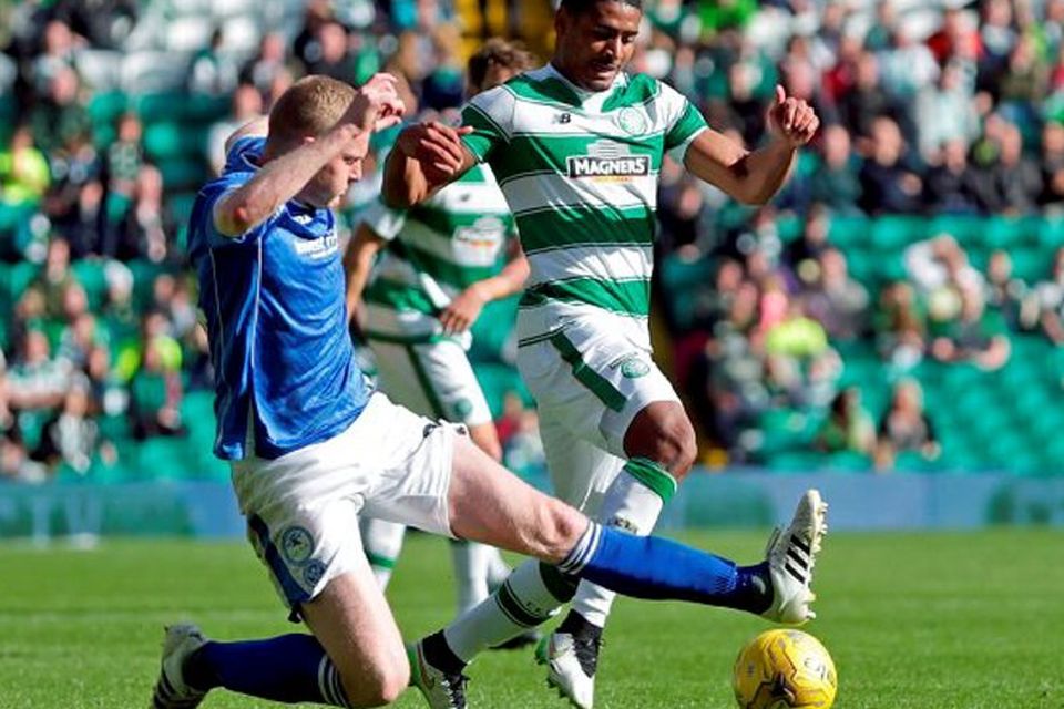Celtic's Saidy Janko (R) in action with St Johnstone's Brian Easton
Action Images via Reuters/ Graham Stuart