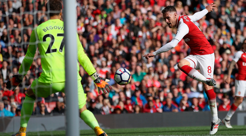 Aaron Ramsey of Arsenal shoots during the Premier League match between Arsenal and AFC Bournemouth at Emirates Stadium on September 9, 2017 in London, England.  Photo: Getty Images