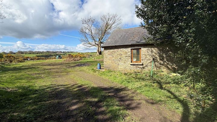 Communities urged to apply to turn vacant and derelict buildings and lands into community assets under transformative scheme