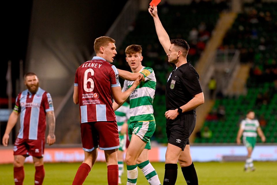 Jack Keaney of Drogheda United is shown a red card by referee Rob Hennessy during the SSE Airtricity Premier Division defeat to Shamrock Rovers at Tallaght Stadium. Photo: Stephen McCarthy/Sportsfile